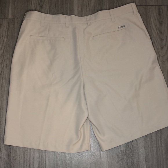 Men’s Izod Golf Shorts - Picture 2 of 8